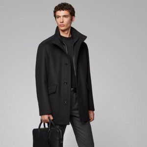 New with tag Hugo Boss carcoat cashmere  &wool 44R